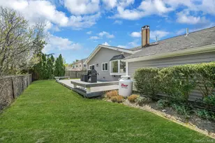 5 Whinstone St, Coram, NY 11727 - Photo 10