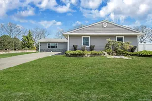 5 Whinstone St, Coram, NY 11727 - Photo 2