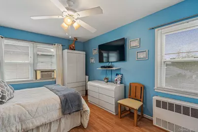 7942 264th Street, Glen Oaks, NY 11004 - Photo 18