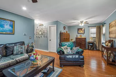 7942 264th Street, Glen Oaks, NY 11004 - Photo 10