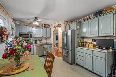 7942 264th Street, Glen Oaks, NY 11004 - Photo 4