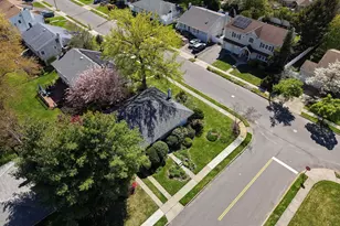 39 Deer Path Ln, Syosset, NY 11791 - Photo 22