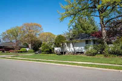39 Deer Path Lane, Syosset, NY 11791 - Photo 6