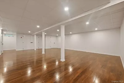 26 Clearland Avenue, Carle Place, NY 11514 - Photo 28