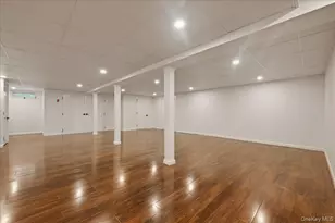 26 Clearland Ave, Carle Place, NY 11514 - Photo 28