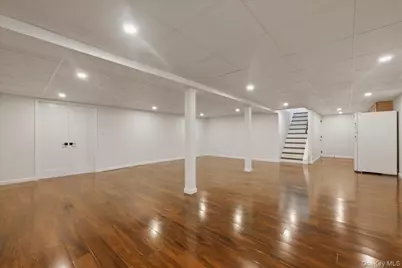 26 Clearland Avenue, Carle Place, NY 11514 - Photo 30