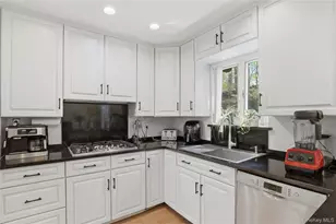 30 Edith's Way, Hastings on Hudson, NY 10706 - Photo 12