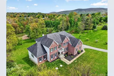 31 Sunflower Circle, Wappingers Falls, NY 12590 - Photo 4