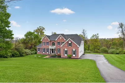 31 Sunflower Circle, Wappingers Falls, NY 12590 - Photo 2