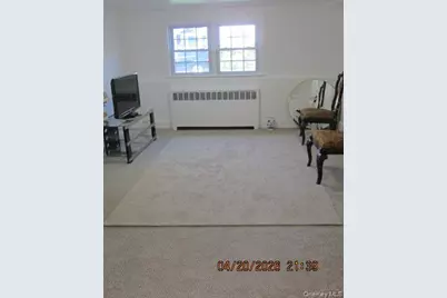 93 Woodview Road, West Hempstead, NY 11552 - Photo 14