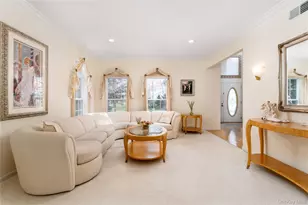 9 Framingham Ln, Shoreham, NY 11786 - Photo 8