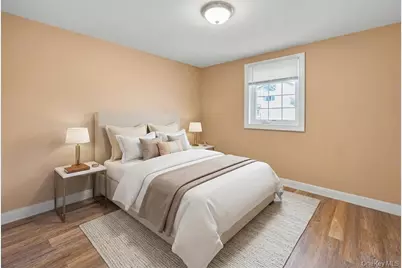 794 Sayville Avenue, Bohemia, NY 11716 - Photo 32