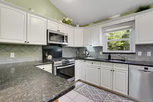21 Arlene Ct, Pearl River, NY 10965 - Photo 24