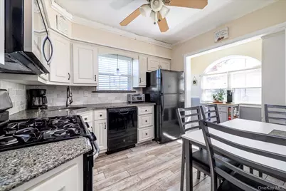 1027 Van Buren Avenue, Franklin Square, NY 11010 - Photo 14