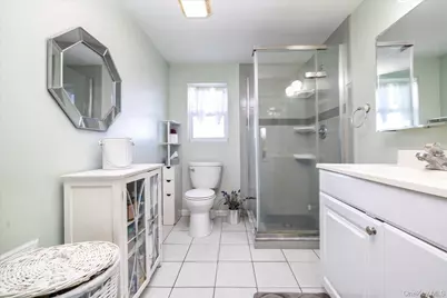 1027 Van Buren Avenue, Franklin Square, NY 11010 - Photo 18