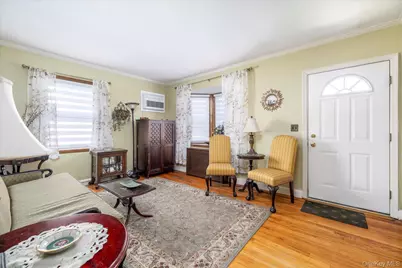 1027 Van Buren Avenue, Franklin Square, NY 11010 - Photo 8