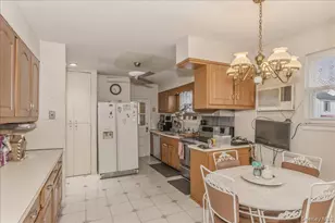 168-04 Grand Central Pkwy, Jamaica, NY 11432 - Photo 8