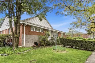 168-04 Grand Central Pkwy, Jamaica, NY 11432 - Photo 2