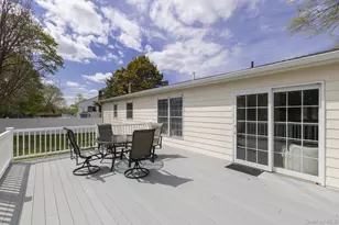 10 Fortune Ct, Commack, NY 11725 - Photo 34