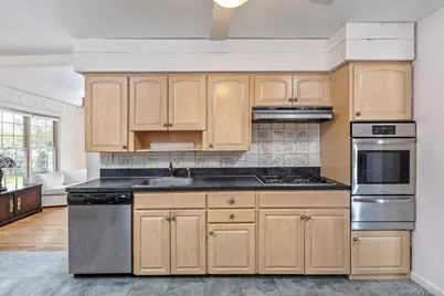 10 Fortune Court, Commack, NY 11725 - Photo 8