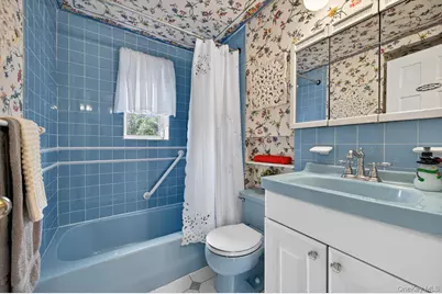 66 Aberdeen Road, New Hyde Park, NY 11040 - Photo 18