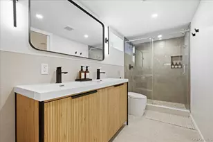 8 Bayberry Ave, Garden City, NY 11530 - Photo 24