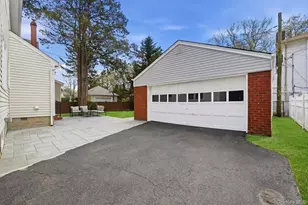 8 Bayberry Ave, Garden City, NY 11530 - Photo 26