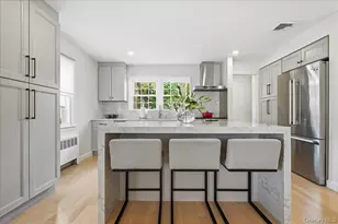 8 Bayberry Ave, Garden City, NY 11530 - Photo 10