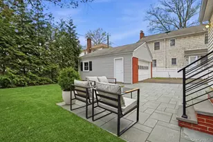 8 Bayberry Ave, Garden City, NY 11530 - Photo 28