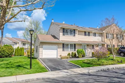 67 Manors Drive, Jericho, NY 11753 - Photo 2