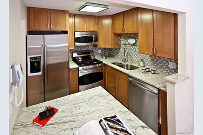 116-11 Curzon Road #6A, Kew Gardens, NY 11418 - Photo 1