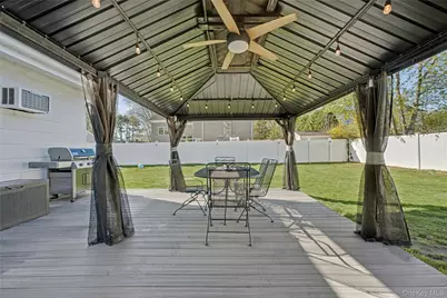 1298 Pulaski Road, East Northport, NY 11731 - Photo 40