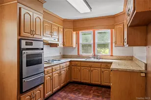 12 Arthur Pl, Yonkers, NY 10701 - Photo 10