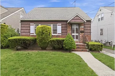 25707 147th Avenue, Rosedale, NY 11422 - Photo 2