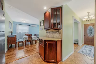 414 Myrtle Avenue, West Islip, NY 11795 - Photo 8
