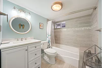 414 Myrtle Avenue, West Islip, NY 11795 - Photo 12