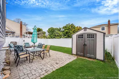 414 Myrtle Avenue, West Islip, NY 11795 - Photo 24