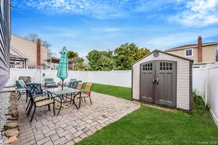414 Myrtle Ave, West Islip, NY 11795 - Photo 24