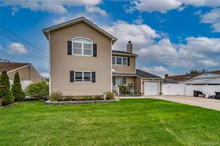 5 Taylor Dr, Farmingdale, NY 11735 - Photo 2