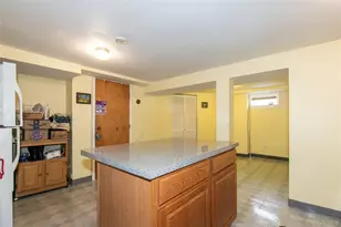 43 Pickwick Dr, Hicksville, NY 11801 - Photo 20