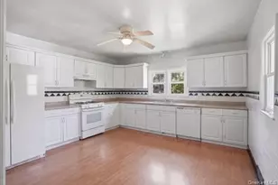 14 Bellevue Rd, Newburgh, NY 12550 - Photo 4