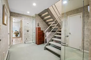 45 Coves Run, Syosset, NY 11791 - Photo 18
