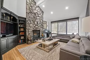 45 Coves Run, Syosset, NY 11791 - Photo 14