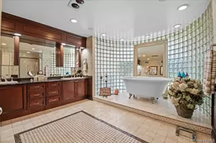 45 Coves Run, Syosset, NY 11791 - Photo 20