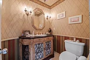45 Coves Run, Syosset, NY 11791 - Photo 8