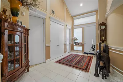 45 Coves Run, Syosset, NY 11791 - Photo 16