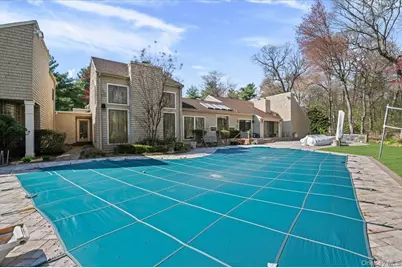 45 Coves Run, Syosset, NY 11791 - Photo 36