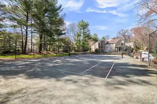 45 Coves Run, Syosset, NY 11791 - Photo 40