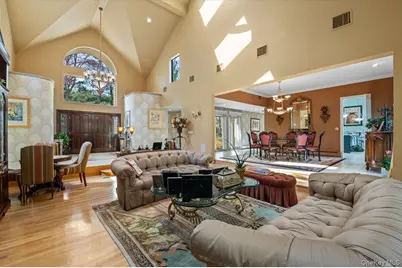 45 Coves Run, Syosset, NY 11791 - Photo 6