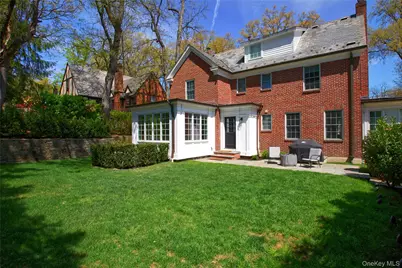 107 Manhasset Woods Road, Manhasset, NY 11030 - Photo 4